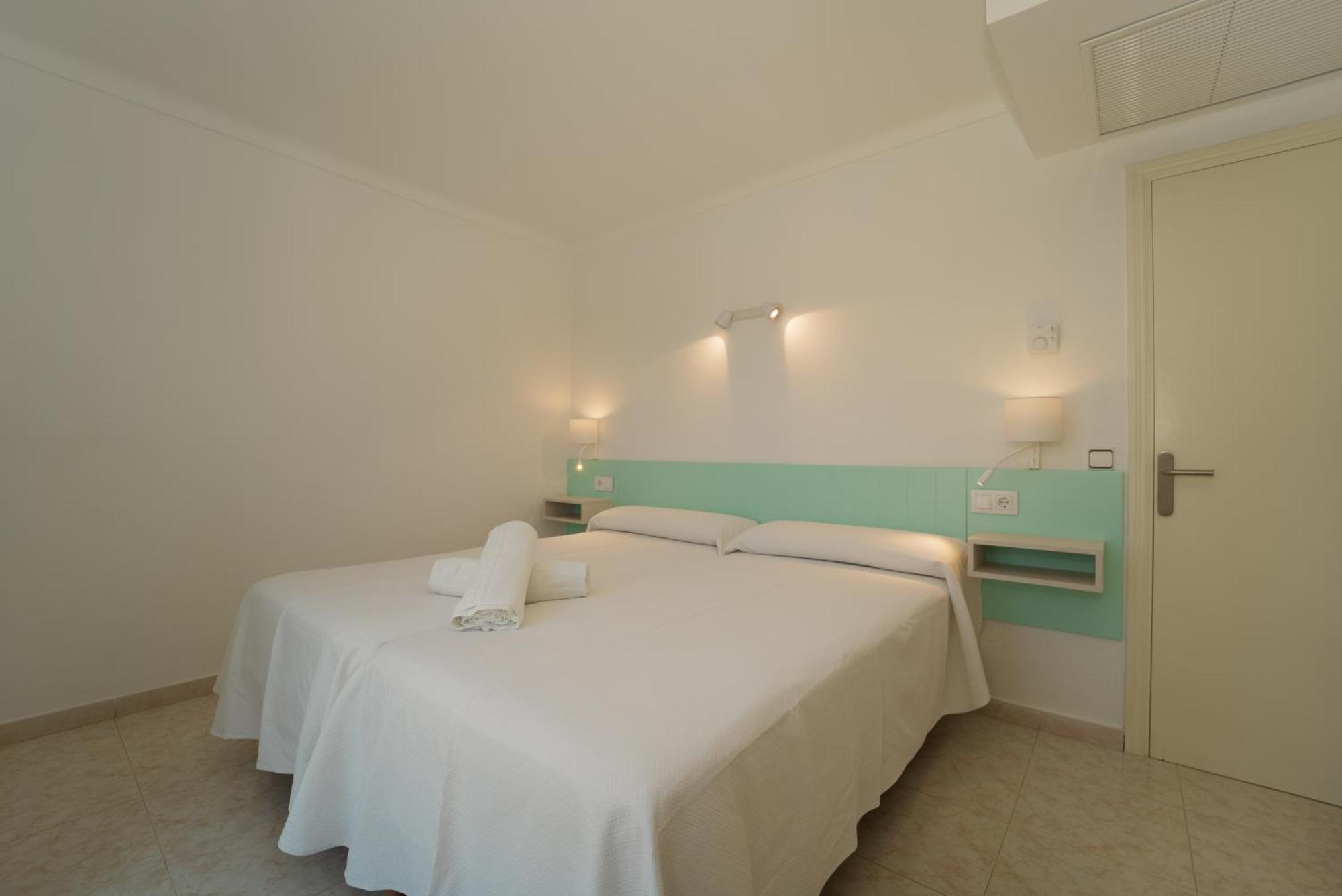 Apartaments Andreas Colonia de Sant Jordi Bagian luar foto